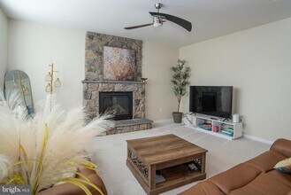 20 Aster Ln in Stafford, VA - Building Photo - Building Photo