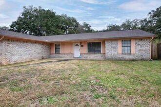 5850 Princeton Dr in Pensacola, FL - Building Photo - Building Photo