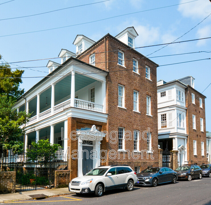 21 Archdale St in Charleston, SC - Building Photo