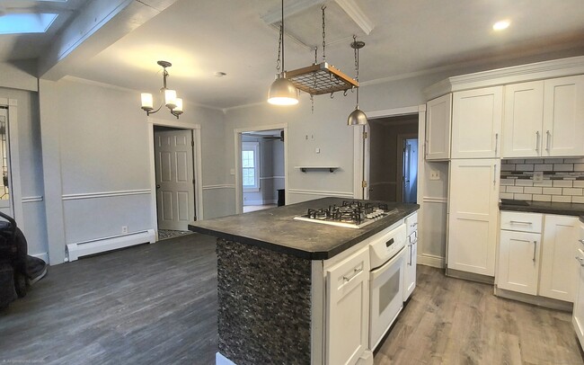 204 Main St in Sterling, CT - Building Photo - Building Photo