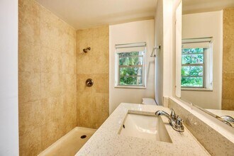 1605 E Broward Blvd, Unit 4 in Fort Lauderdale, FL - Building Photo - Building Photo