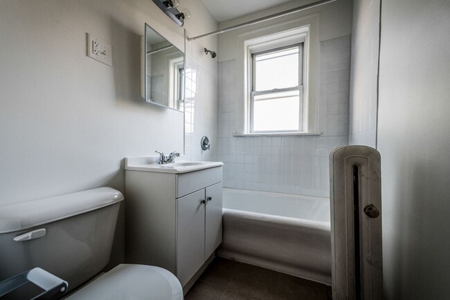 8101 S Justine 1515-21 W 81st Chicago, IL 60620 in Chicago, IL - Foto de edificio - Building Photo