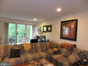 1640 Oakwood Dr-Unit -W216 in Narberth, PA - Building Photo - Building Photo