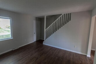 1305 N Golf Blvd in Columbia, MO - Building Photo - Building Photo