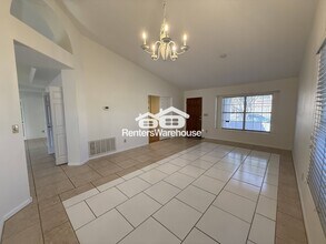 2819 E Calavar Rd in Phoenix, AZ - Foto de edificio - Building Photo