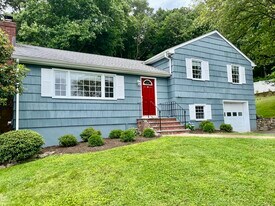 11 Cornwall Rd in Norwalk, CT - Building Photo