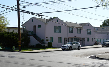 The Donbar Apartments in Redwood City, CA - Foto de edificio - Building Photo