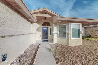 11128 Loma Grande Dr in El Paso, TX - Building Photo - Building Photo