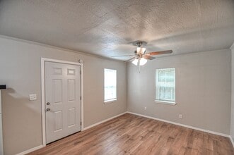 1/2 S Flood Ave in Norman, OK - Building Photo - Building Photo