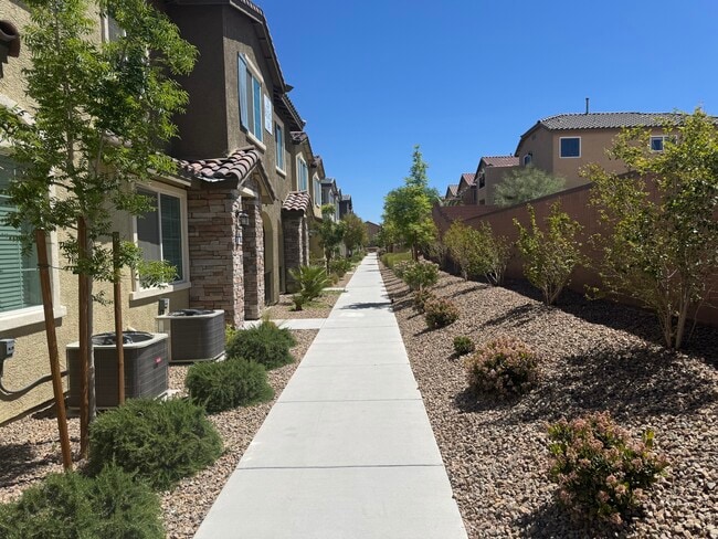 25 Barbara Ln, Unit #67 in Las Vegas, NV - Building Photo - Building Photo