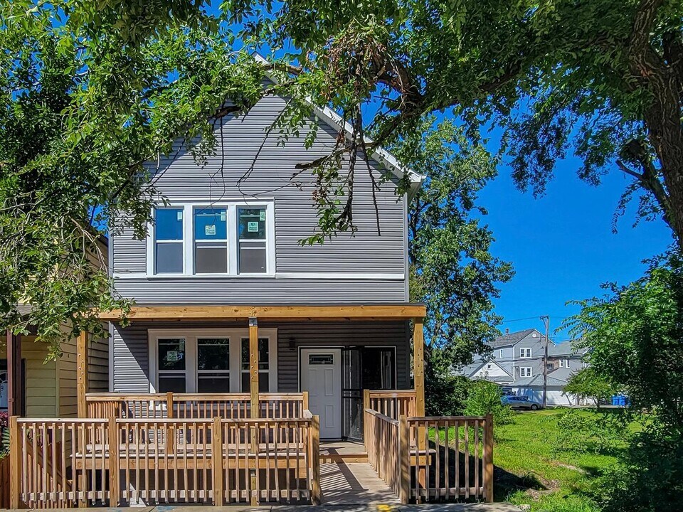 8846 S Buffalo Ave in Chicago, IL - Building Photo