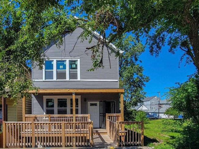 property at 8846 S Buffalo Ave