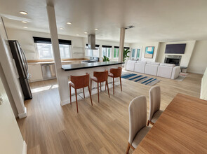 36 Anchorage St, Unit #1 in Marina Del Rey, CA - Building Photo - Building Photo