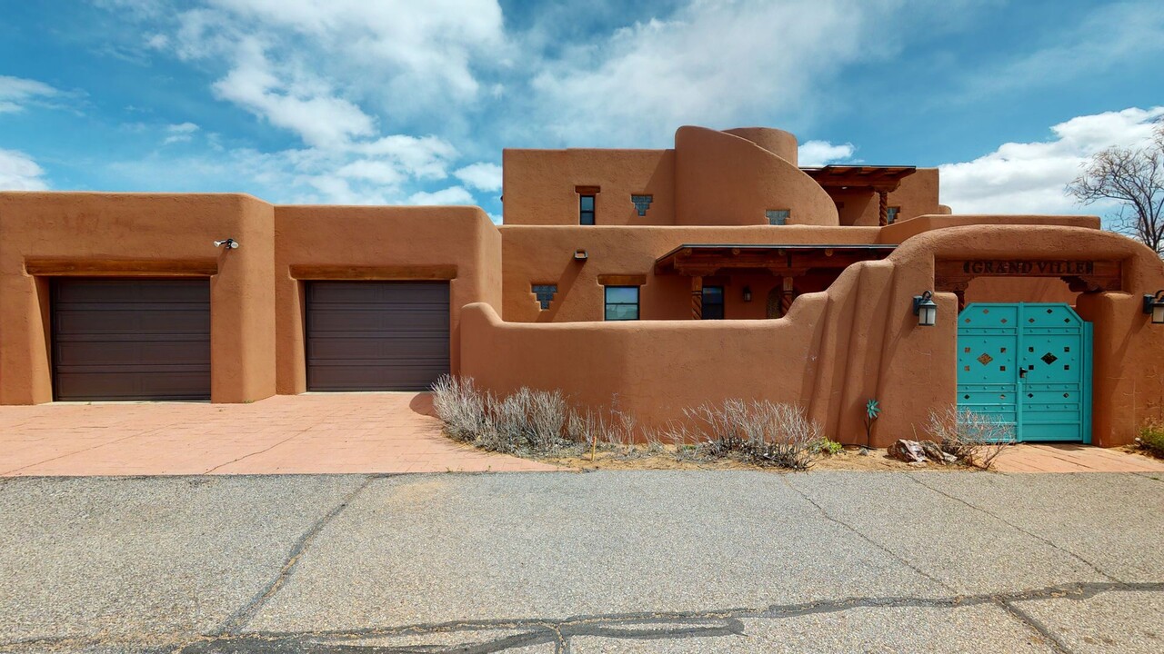 3289 Far Country Dr in Moab, UT - Building Photo