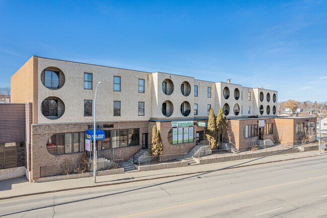 Plaza 120 in Edmonton, AB - Building Photo - Building Photo