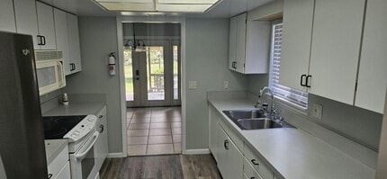 5400 La Moya Ave in Jacksonville, FL - Building Photo - Building Photo
