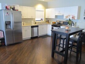 1632 W Beach Ave, Unit 1 in Chicago, IL - Building Photo