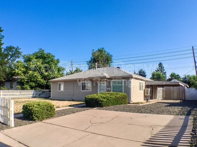 13653 E 13th Ave in Aurora, CO - Building Photo - Building Photo