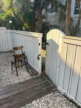 6845 SW 45th Ln in Miami, FL - Foto de edificio - Building Photo