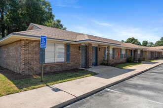 Emerald Cove East in Niceville, FL - Foto de edificio - Building Photo