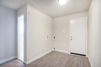 4011 Avenue H-Unit -1 in Galveston, TX - Building Photo - Building Photo
