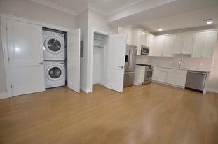 7 Mount Hood Rd, Unit 1 in Boston, MA - Building Photo