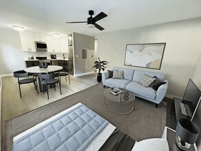 5650 N Sheridan Rd in Chicago, IL - Building Photo - Building Photo