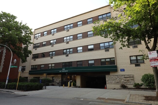 property at 533 W Surf St