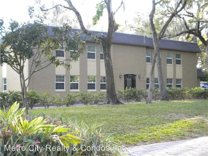 726 Edgewater Dr in Orlando, FL - Building Photo