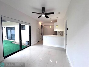 207 SE 10th Ter in Fort Lauderdale, FL - Building Photo - Building Photo
