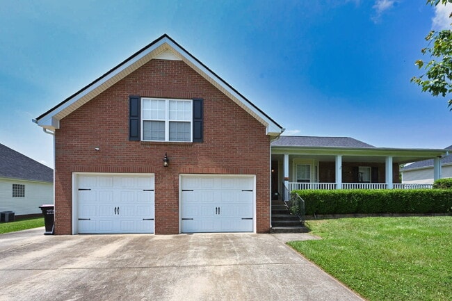 3925 Justene Ct in Clarksville, TN - Foto de edificio - Building Photo