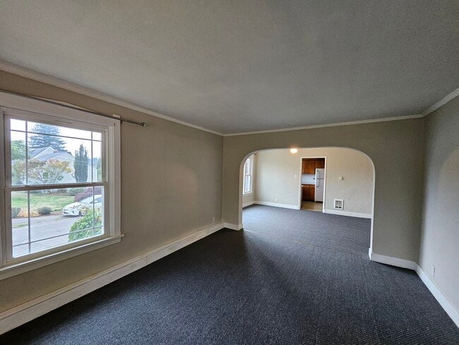 1301 N Rainier Ave in Bremerton, WA - Building Photo - Building Photo