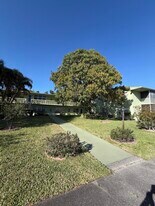64 Norwich I in West Palm Beach, FL - Building Photo