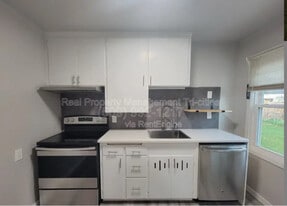 402 Barth Ave in Richland, WA - Building Photo