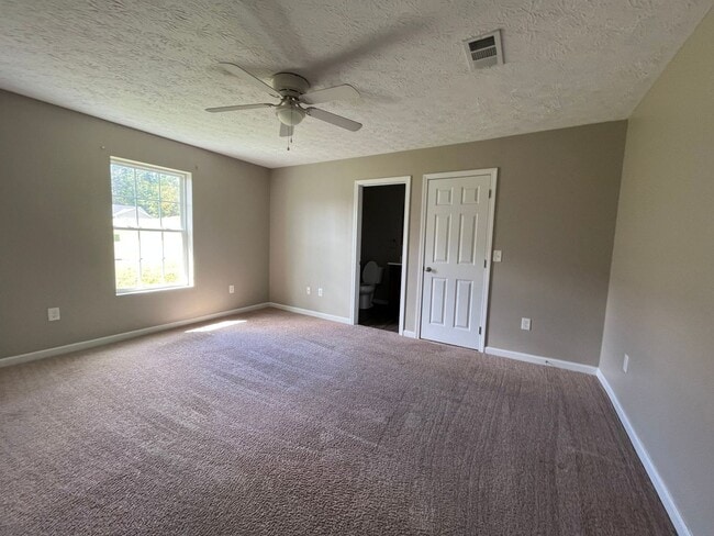 2050 Jonathan Dr in Baneberry, TN - Building Photo - Building Photo