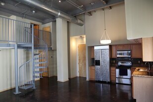 110 N 3rd St, Unit #711 in Columbus, OH - Building Photo