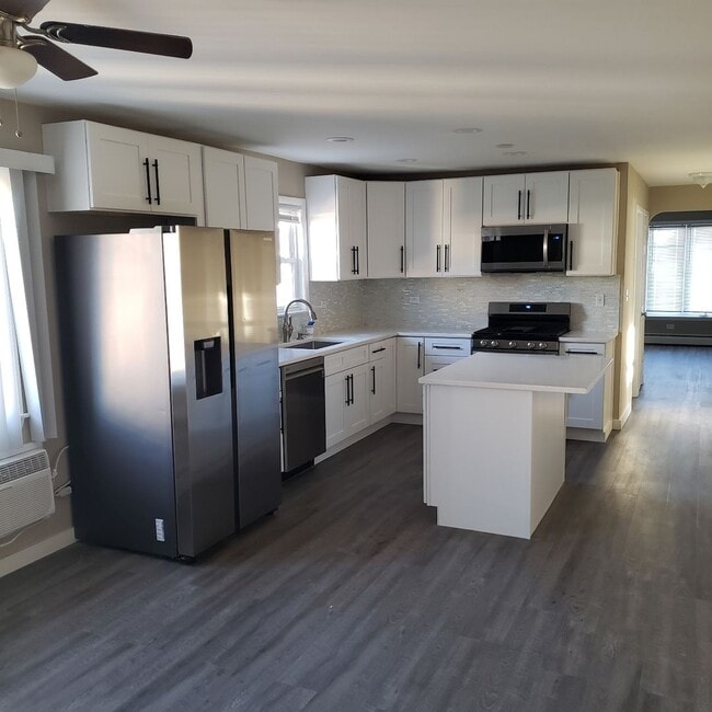 property at 8604 W Carmen Ave