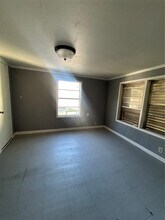 1901 N Avenue G in Freeport, TX - Building Photo - Building Photo