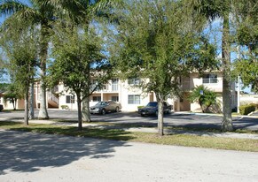 Howard Park in Homestead, FL - Building Photo