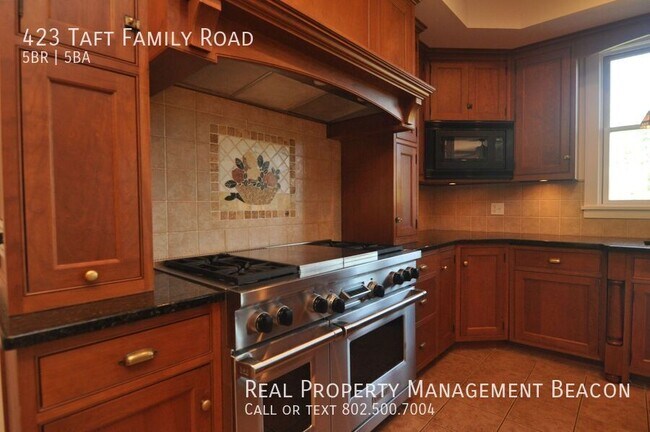 423 Taft Family Rd in Hartford, VT - Building Photo - Building Photo
