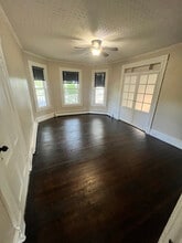 387 S Elm St in Holyoke, MA - Foto de edificio - Building Photo