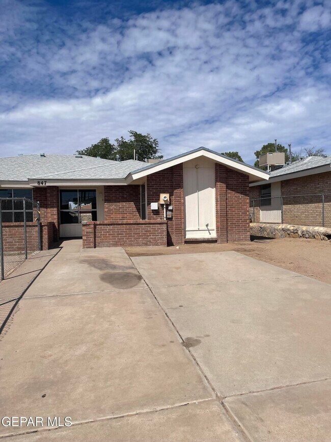 property at 847 Montera Rd