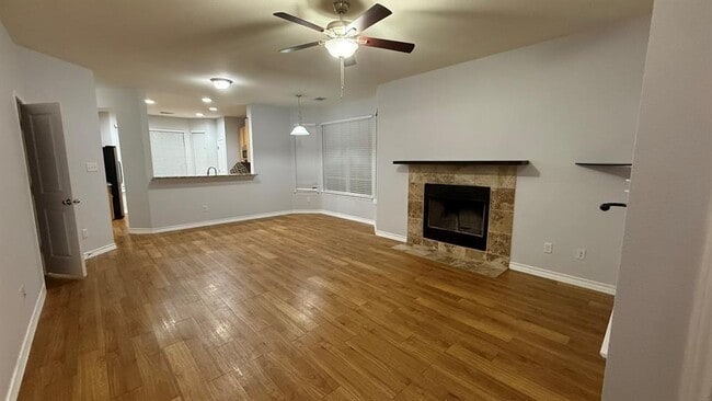 400 West St in Hutto, TX - Building Photo - Building Photo