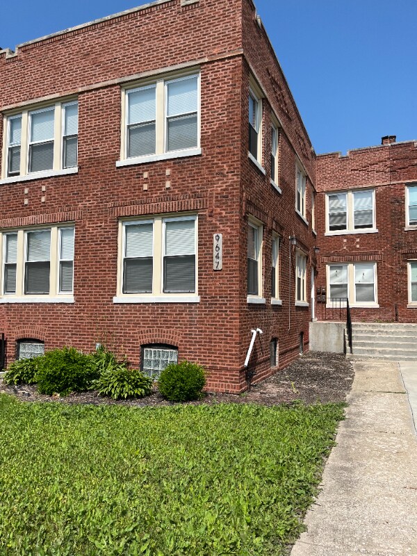 9647 S Forest Ave in Chicago, IL - Building Photo - Building Photo