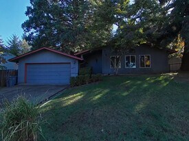4572 NW Elmwood Dr in Corvallis, OR - Building Photo