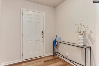 304 Leland Crst Dr in Apex, NC - Building Photo - Building Photo