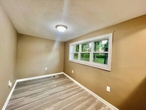 8310 Bellflower Rd in Mentor, OH - Building Photo - Building Photo