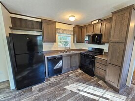 17 Mapledale Acres in Barneveld, NY - Building Photo