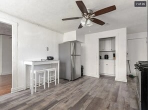 173 School St, Unit D in Webster, MA - Foto de edificio - Building Photo