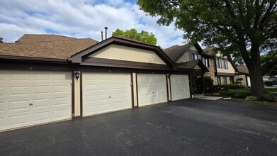 531 Cumberland Trail in Roselle, IL - Building Photo - Building Photo
